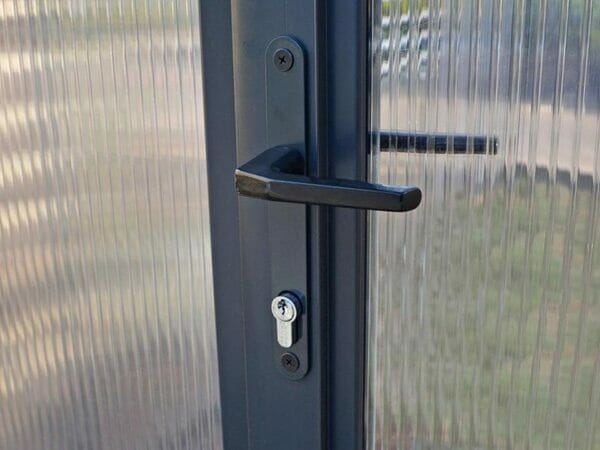 Palram Glory 8ft x 12ft Hobby Greenhouse HG5612 - lockable door handle