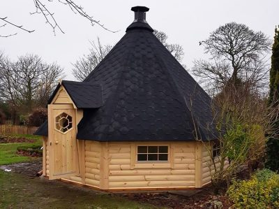 Kota Grillhouse Wood cabin from the side