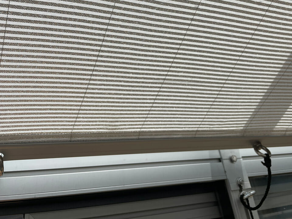 Close view of the fabric of the Retractable Roll-up Shade Curtains