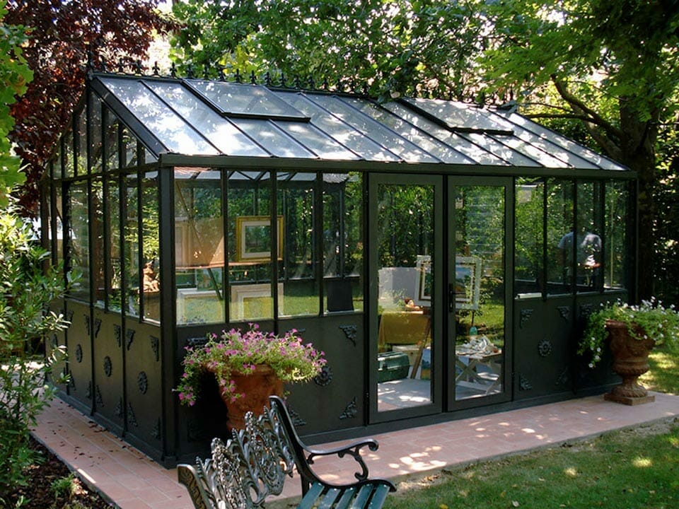 what are the benefits of a greenhouse