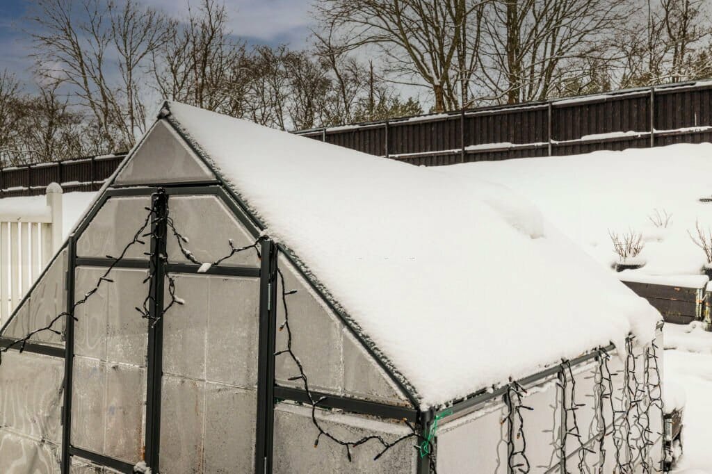 how to build a cold weather greenhouse