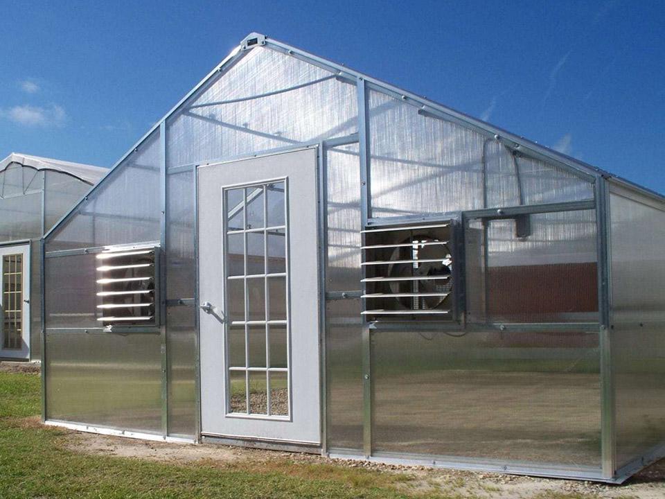 commercial greenhouse size