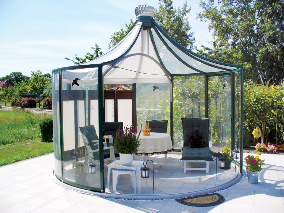 Rondo glass greenhouse with shade cloths